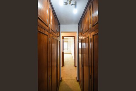 Apartamento à venda com 211m², 2 quartos e 2 vagas Apartamento à venda com 211m², 2 quartos e 2 vagasArmário da área de serviço