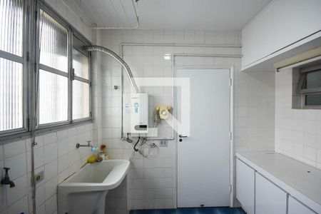 Apartamento à venda com 211m², 2 quartos e 2 vagas Apartamento à venda com 211m², 2 quartos e 2 vagasÁrea de serviço