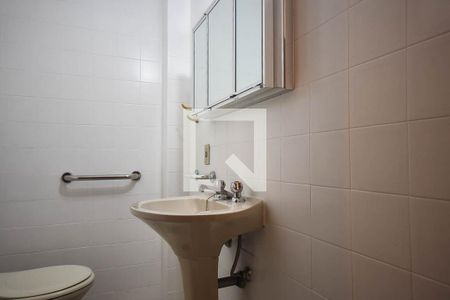 Apartamento à venda com 211m², 2 quartos e 2 vagas Apartamento à venda com 211m², 2 quartos e 2 vagasBanheiro suíte 1