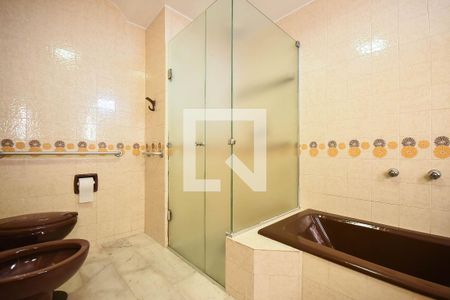 Apartamento à venda com 211m², 2 quartos e 2 vagas Apartamento à venda com 211m², 2 quartos e 2 vagasBanheiro suíte 2