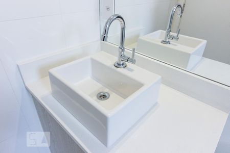 Banheiro de apartamento para alugar com 1 quarto, 40m² em Vila Diva (zona Norte), São Paulo