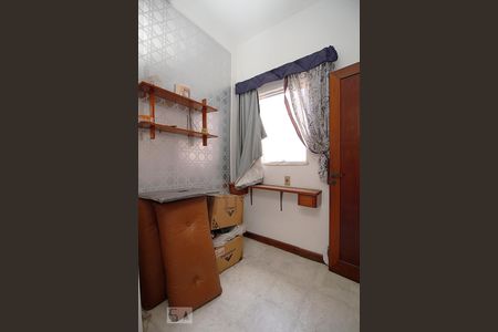 Apartamento à venda com 150m², 3 quartos e 1 vaga Apartamento à venda com 150m², 3 quartos e 1 vagaQuarto de Serviço.