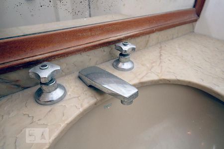 Apartamento à venda com 150m², 3 quartos e 1 vaga Apartamento à venda com 150m², 3 quartos e 1 vagaTorneira Banheiro Social.