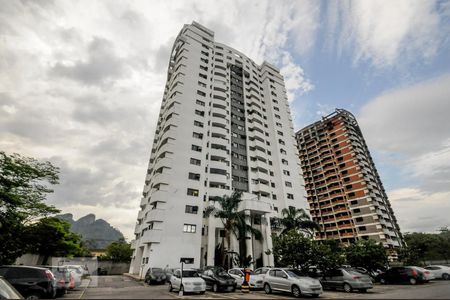 Apartamento à venda com 50m², 2 quartos e 1 vaga Apartamento à venda com 50m², 2 quartos e 1 vagaFachada
