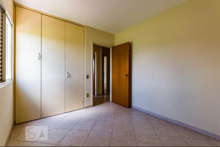 Apartamento à venda com 110m², 3 quartos e 2 vagasQuarto 2