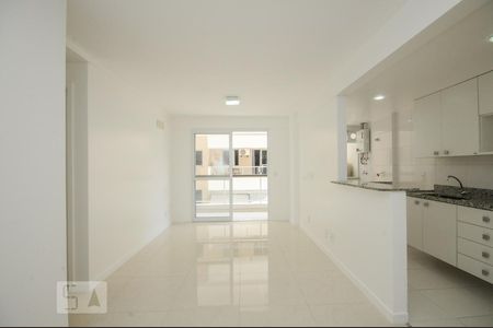 Sala  de apartamento para alugar com 2 quartos, 60m² em Anil, Rio de Janeiro