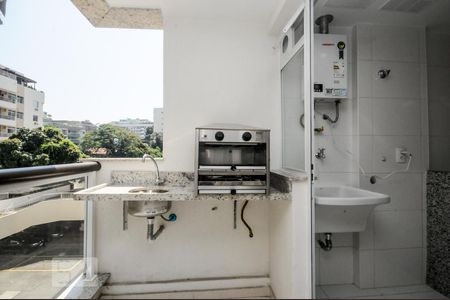 Varanda Gourmet de apartamento para alugar com 2 quartos, 60m² em Anil, Rio de Janeiro