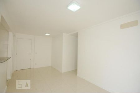 Sala  de apartamento para alugar com 2 quartos, 60m² em Anil, Rio de Janeiro