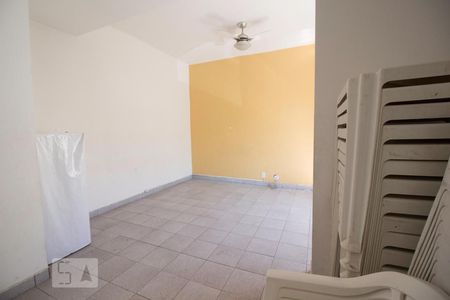 Apartamento para alugar com 105m², 3 quartos e 1 vaga Apartamento para alugar com 105m², 3 quartos e 1 vagaSalão de festas