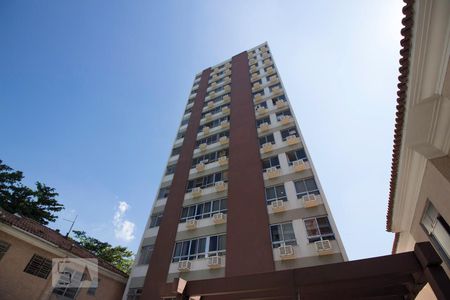 Apartamento para alugar com 105m², 3 quartos e 1 vaga Apartamento para alugar com 105m², 3 quartos e 1 vagaFachada