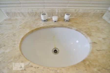 Apartamento à venda com 140m², 4 quartos e 3 vagasDetalhe Banheiro Suite 1 