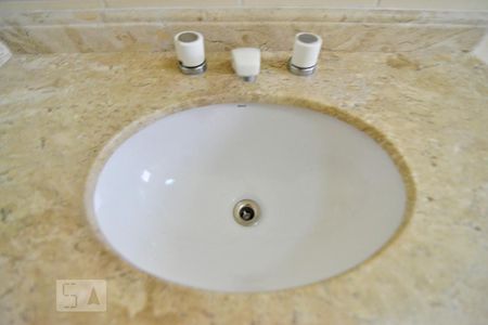 Apartamento à venda com 140m², 4 quartos e 3 vagasDetalhe Banheiro Suite 2