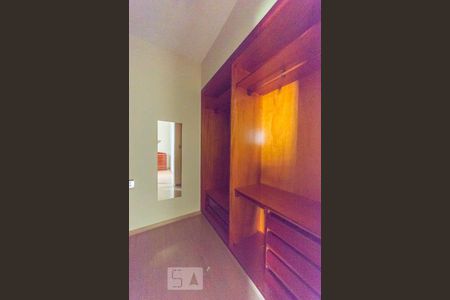 Apartamento à venda com 115m², 3 quartos e 1 vaga Apartamento à venda com 115m², 3 quartos e 1 vagaCloset