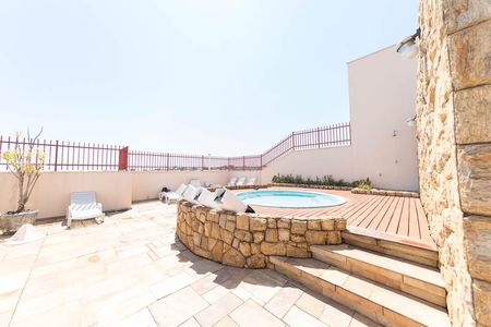 Apartamento à venda com 115m², 3 quartos e 1 vaga Apartamento à venda com 115m², 3 quartos e 1 vagaPiscina