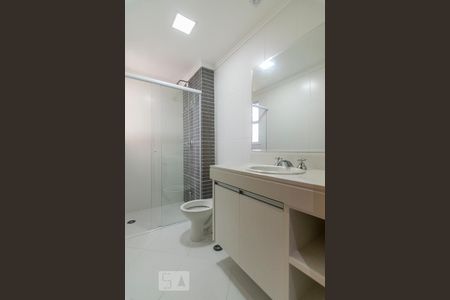 Banheiro de apartamento para alugar com 3 quartos, 94m² em Vila Assunção, Santo André
