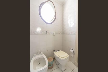 Apartamento à venda com 350m², 4 quartos e 4 vagas Apartamento à venda com 350m², 4 quartos e 4 vagasBanheiro da Suite 1