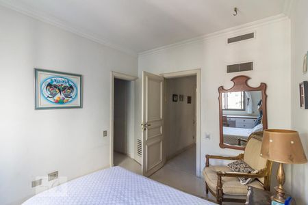 Apartamento à venda com 350m², 4 quartos e 4 vagas Apartamento à venda com 350m², 4 quartos e 4 vagasSuite 3
