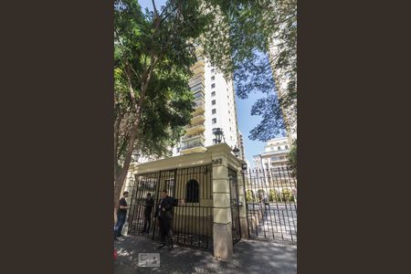 Apartamento à venda com 350m², 4 quartos e 4 vagas Apartamento à venda com 350m², 4 quartos e 4 vagasFachada