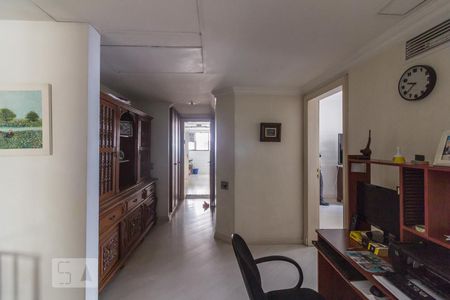 Apartamento à venda com 350m², 4 quartos e 4 vagas Apartamento à venda com 350m², 4 quartos e 4 vagasCorredor