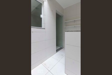 Lavanderia de casa de condomínio para alugar com 2 quartos, 67m² em Vila Nivi, São Paulo