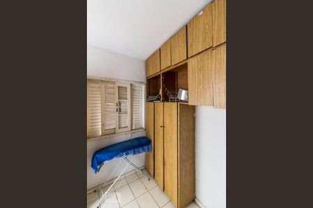 Casa à venda com 375m², 4 quartos e 2 vagasQuarto de serviço