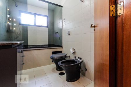 Apartamento à venda com 210m², 3 quartos e 3 vagas Apartamento à venda com 210m², 3 quartos e 3 vagasbanheiro suite 03