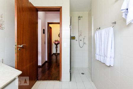 Apartamento à venda com 210m², 3 quartos e 3 vagas Apartamento à venda com 210m², 3 quartos e 3 vagasbanheiro suite 02