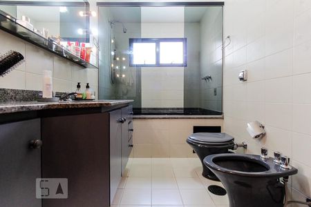 Apartamento à venda com 210m², 3 quartos e 3 vagas Apartamento à venda com 210m², 3 quartos e 3 vagasbanheiro suite 03
