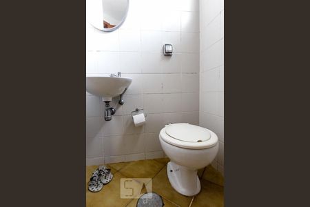 Apartamento à venda com 210m², 3 quartos e 3 vagas Apartamento à venda com 210m², 3 quartos e 3 vagasbanheiro de serviço