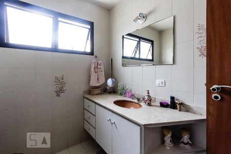 Apartamento à venda com 210m², 3 quartos e 3 vagas Apartamento à venda com 210m², 3 quartos e 3 vagasbanheiro suite 02