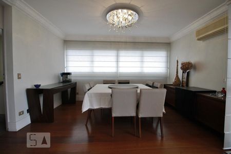 Apartamento à venda com 292m², 4 quartos e 3 vagasSala de jantar