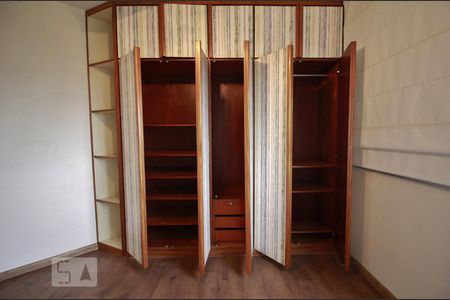 Apartamento à venda com 292m², 4 quartos e 3 vagasQuarto 2