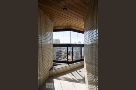 Apartamento à venda com 208m², 4 quartos e 4 vagas Apartamento à venda com 208m², 4 quartos e 4 vagasVaranda - suíte 2