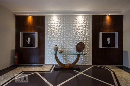 Apartamento à venda com 208m², 4 quartos e 4 vagas Apartamento à venda com 208m², 4 quartos e 4 vagasHall