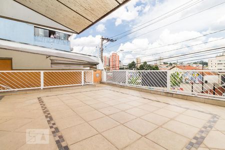 Casa à venda com 240m², 5 quartos e 3 vagas Casa à venda com 240m², 5 quartos e 3 vagasVaranda