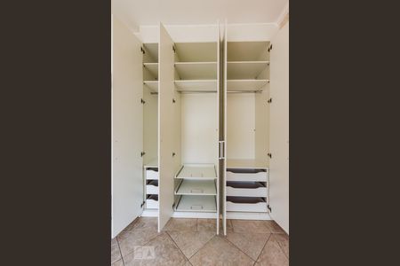 Apartamento à venda com 158m², 4 quartos e 1 vagaQuarto 2