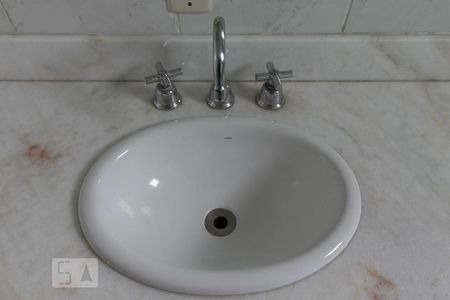 Apartamento para alugar com 90m², 3 quartos e 3 vagasDetalhe do banheiro da suíte