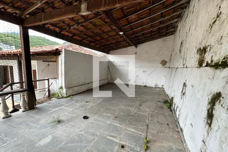 Casa à venda com 450m², 5 quartos e 3 vagas Casa à venda com 450m², 5 quartos e 3 vagasCobertura