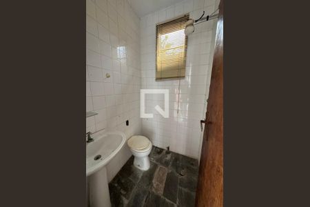 Casa à venda com 450m², 5 quartos e 3 vagas Casa à venda com 450m², 5 quartos e 3 vagasBanheiro da Cobertura
