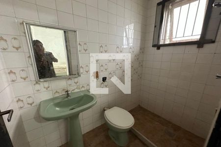 Casa à venda com 450m², 5 quartos e 3 vagas Casa à venda com 450m², 5 quartos e 3 vagasBanheiro da Suíte 2