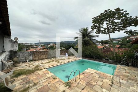 Casa à venda com 450m², 5 quartos e 3 vagas Casa à venda com 450m², 5 quartos e 3 vagasCobertura- Piscina