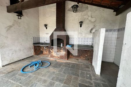 Casa à venda com 450m², 5 quartos e 3 vagas Casa à venda com 450m², 5 quartos e 3 vagasCobertura- Churrasqueira