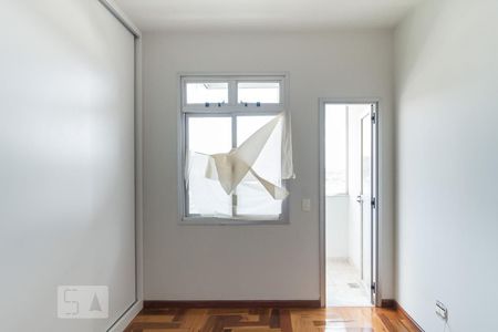 Apartamento à venda com 95m², 2 quartos e 2 vagasQuarto 2