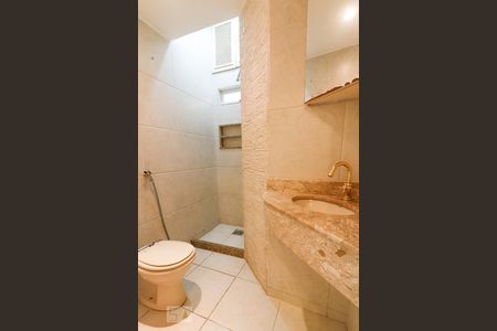 Banheiro 1 de apartamento para alugar com 2 quartos, 80m² em Copacabana, Rio de Janeiro