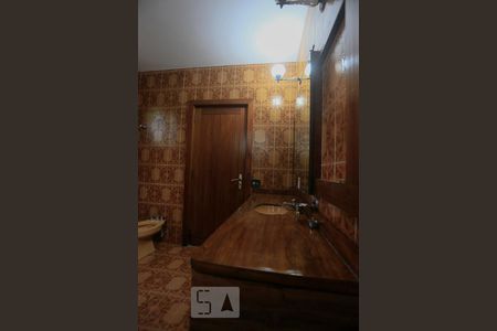 Casa à venda com 350m², 5 quartos e 4 vagasBanheiro Suite 