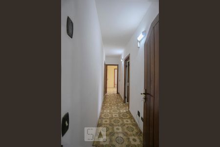 Casa à venda com 350m², 5 quartos e 4 vagasCorredor