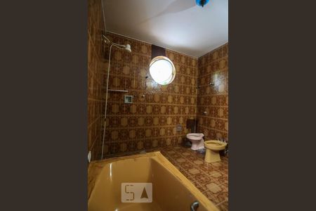 Casa à venda com 350m², 5 quartos e 4 vagasBanheiro Suite 