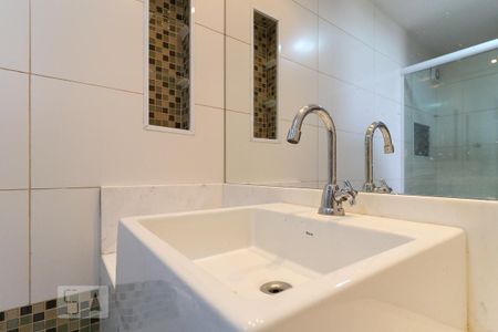 Apartamento à venda com 60m², 1 quarto e 2 vagas Apartamento à venda com 60m², 1 quarto e 2 vagasBanheiro
