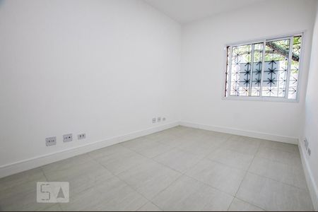 Casa para alugar com 240m², 5 quartos e 2 vagasQuarto 3