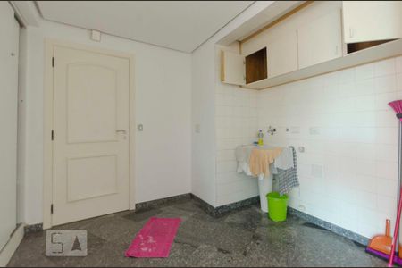 Apartamento à venda com 150m², 3 quartos e 2 vagasLavanderia